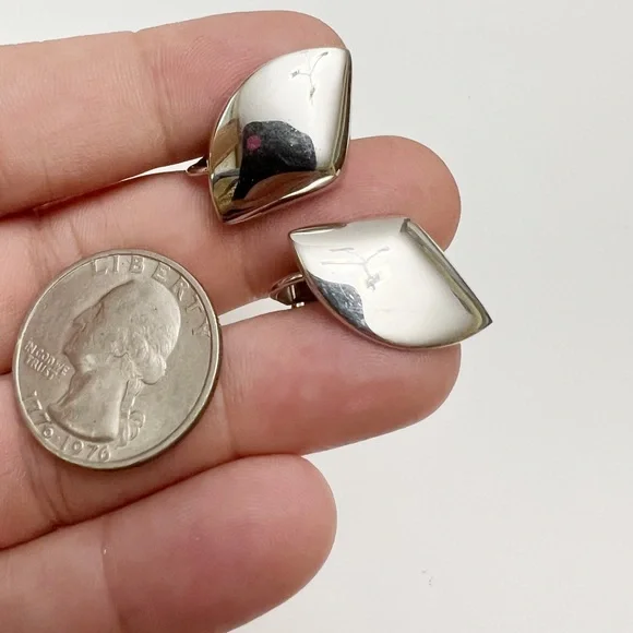 Vintage Modernist Napier Silvertone Angular Screwback Earrings - Picture 2 of 4